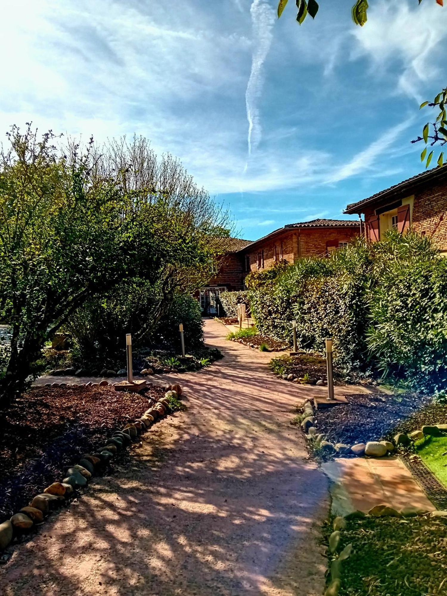 Logis Domaine De Peyrolade Bed & Breakfast Daux Ngoại thất bức ảnh
